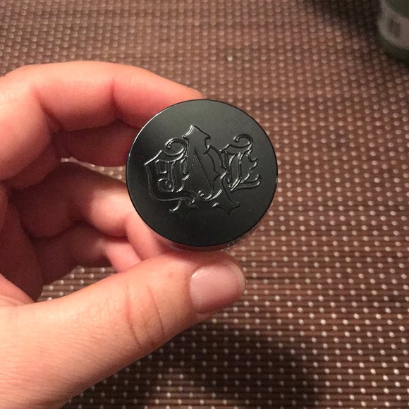 Kat Von D Lock-it setting powder - Picture 2 of 4